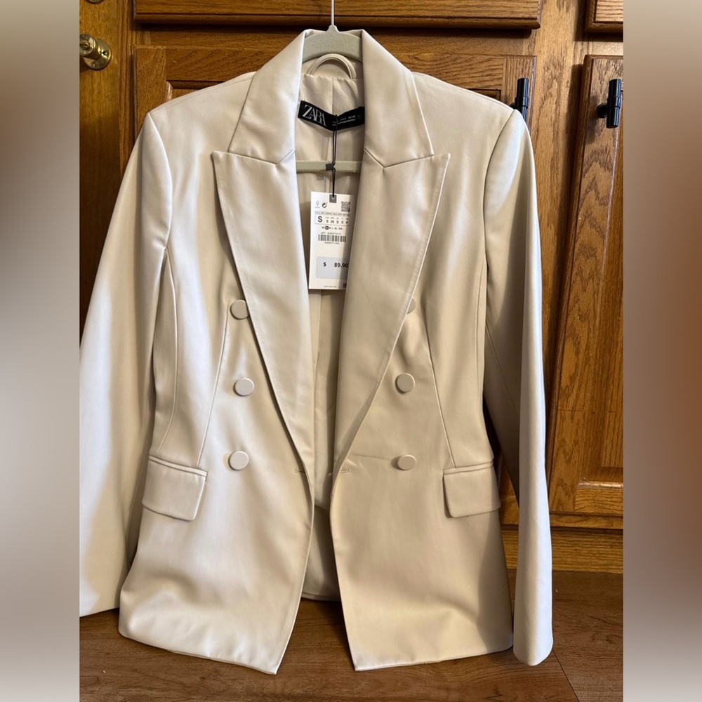 NWT—Zara Women's Cream faux leather Double-Breasted Blazer